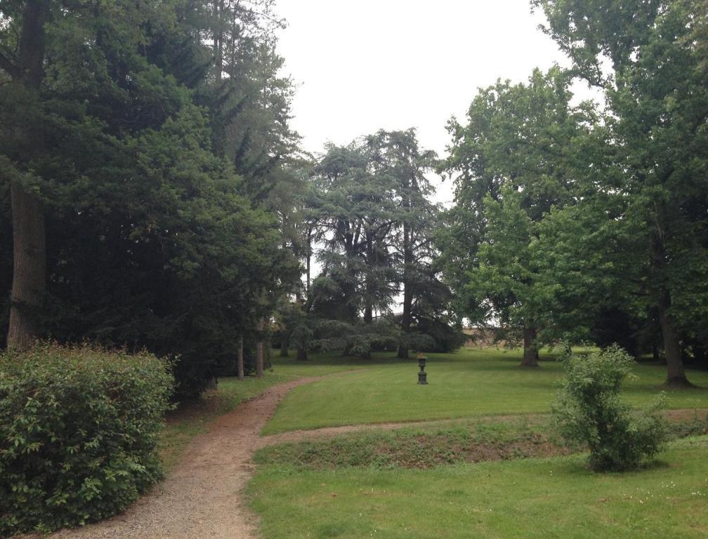 Chateau De Villars Villeneuve-sur-Allier Bagian luar foto
